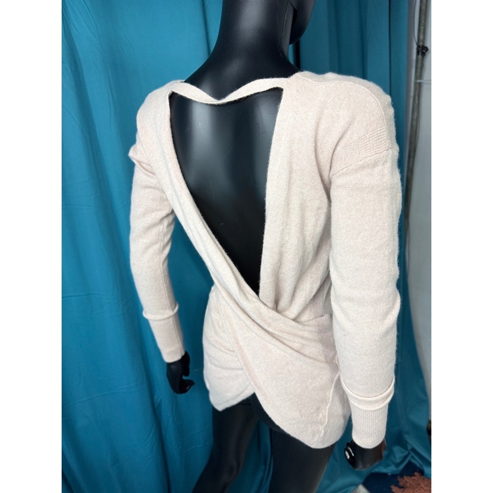 Athleta 100% Cashmere Twist Back Sweater Oatmeal Beige Womens Small RN 54023 - Picture 1 of 10